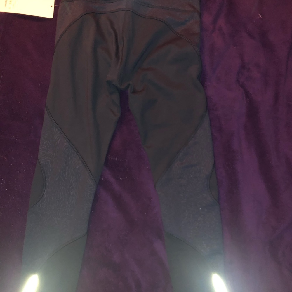 NWT Lululemon Cold Pacer Tight28” (teal)